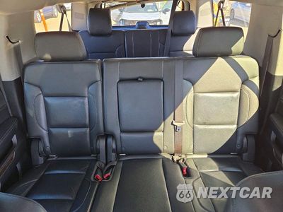 Zdjęcie 10 z 13 samochodu: 2019 CHEVROLET SUBURBAN C1500 LT VIN:1GNSCHKC7KR157911 - miniatura