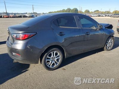 Trzecie zdjęcie samochodu z tyłu: 2018 TOYOTA YARIS IA BASE VIN:3MYDLBYV9JY311424 - miniatura