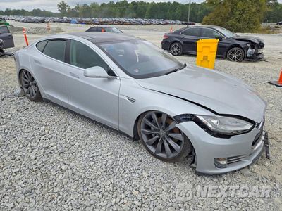 Czwarte zdjęcie samochodu z boku: 2013 TESLA MODEL S P85 VIN:5YJSA1DP7DFP16565 - miniatura