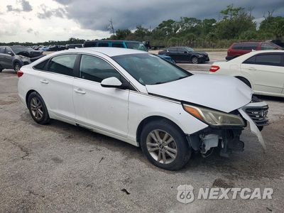 Czwarte zdjęcie samochodu z boku: 2017 HYUNDAI SONATA SE VIN:5NPE24AF2HH458017 - miniatura