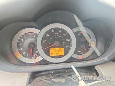 Zdjęcie 9 z 13 samochodu: 2006 TOYOTA RAV4 LIMITED VIN:JTMBD31V265000487 - miniatura
