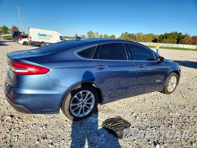 Trzecie zdjęcie samochodu z tyłu: 2019 FORD FUSION SEL VIN:3FA6P0MU2KR131149 - miniatura