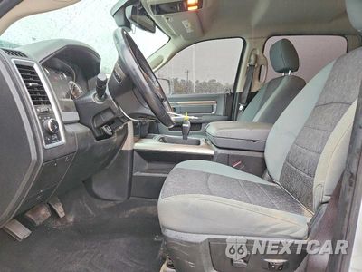 Zdjęcie 7 z 12 samochodu: 2018 RAM 1500 SLT VIN:1C6RR6LT6JS333743 - miniatura