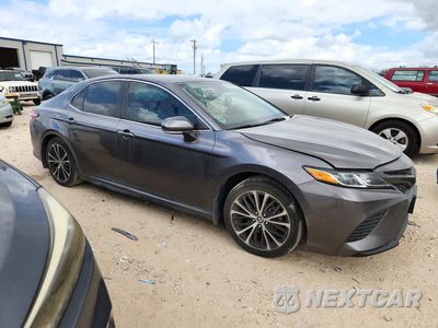 Czwarte zdjęcie samochodu z boku: 2020 TOYOTA CAMRY SE VIN:4T1M11AK7LU390303 - miniatura