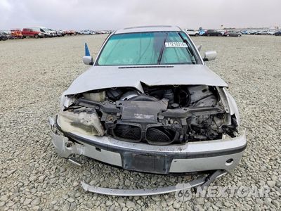 Piąte zdjęcie samochodu w środku: 2002 BMW 325 I VIN:WBAET37452NJ18345 - miniatura