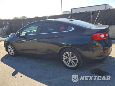 Drugie zdjęcie samochodu z przodu: 2019 CHEVROLET CRUZE LT VIN:1G1BE5SM0K7100089 - miniatura