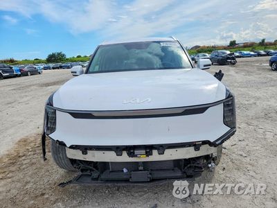 Piąte zdjęcie samochodu w środku: 2025 KIA EV9 WIND VIN:5XYAFFS54SG002815 - miniatura
