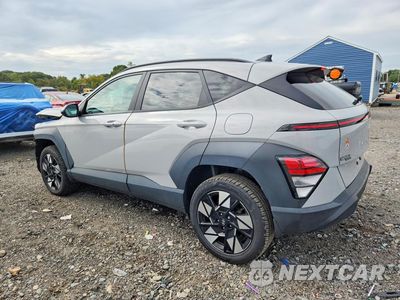 Drugie zdjęcie samochodu z przodu: 2024 HYUNDAI KONA SEL VIN:KM8HBCAB2RU117725 - miniatura