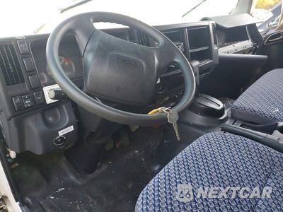 Zdjęcie 8 z 13 samochodu: 2023 ISUZU NPR HD BOX TRUCK VIN:54DC4W1D8PS202326 - miniatura