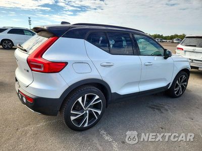 Trzecie zdjęcie samochodu z tyłu: 2020 VOLVO XC40 T5 R-DESIGN VIN:YV4162UM4L2174896 - miniatura