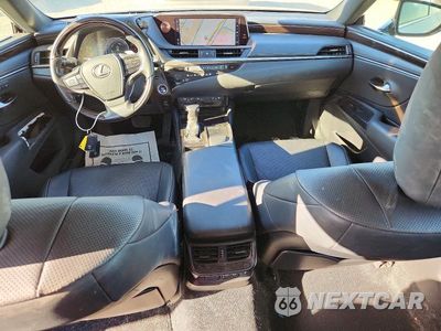 Zdjęcie 8 z 13 samochodu: 2019 LEXUS ES 300H VIN:JTHB21B19K2034751 - miniatura