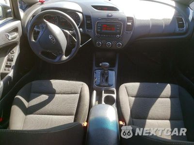 Zdjęcie 8 z 12 samochodu: 2017 KIA FORTE LX VIN:3KPFK4A72HE061456 - miniatura
