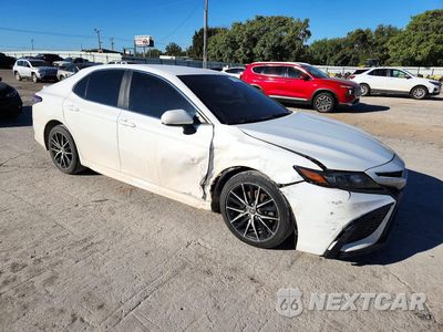 Czwarte zdjęcie samochodu z boku: 2021 TOYOTA CAMRY SE VIN:4T1G11AK3MU438748 - miniatura