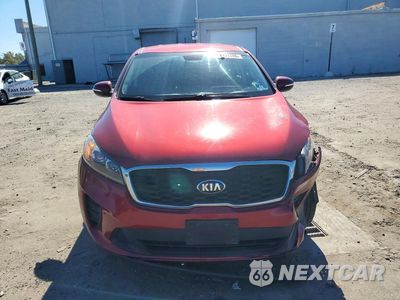 Piąte zdjęcie samochodu w środku: 2019 KIA SORENTO LX VIN:5XYPG4A31KG470819 - miniatura