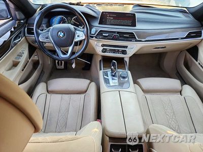 Zdjęcie 8 z 12 samochodu: 2018 BMW 750 XI VIN:WBA7F2C5XJG424405 - miniatura