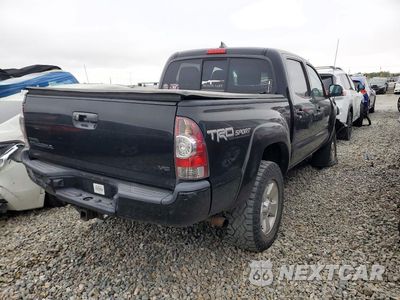 Trzecie zdjęcie samochodu z tyłu: 2015 TOYOTA TACOMA V6 VIN:3TMLU4EN2FM191388 - miniatura