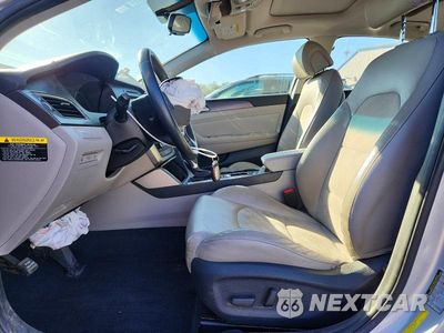 Zdjęcie 7 z 12 samochodu: 2017 HYUNDAI SONATA SPORT VIN:5NPE34AF5HH551336 - miniatura