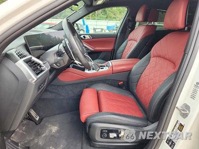 Zdjęcie 7 z 13 samochodu: 2025 BMW X6 XDRIVE40I VIN:5UX33EX03S9Y56445 - miniatura