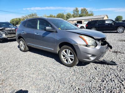 Czwarte zdjęcie samochodu z boku: 2015 NISSAN ROGUE SELECT S VIN:JN8AS5MV4FW751114 - miniatura