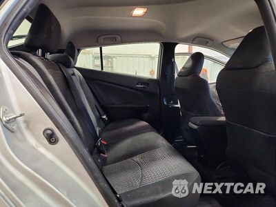 Zdjęcie 10 z 12 samochodu: 2018 TOYOTA PRIUS TWO VIN:JTDKBRFU5J3603236 - miniatura