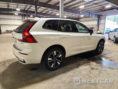 Trzecie zdjęcie samochodu z tyłu: 2026 VOLVO XC60 PLUS VIN:YV4M12RCXT1325192 - miniatura