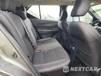 Zdjęcie 10 z 12 samochodu: 2019 NISSAN KICKS SV VIN:3N1CP5CU9KL529153 - miniatura
