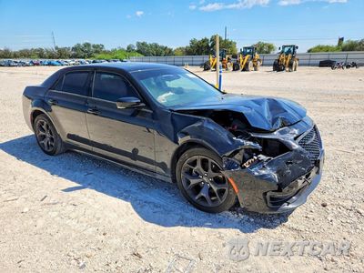 Czwarte zdjęcie samochodu z boku: 2023 CHRYSLER 300 TOURING L VIN:2C3CCADG4PH648730 - miniatura