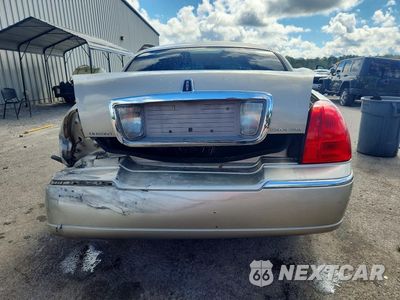 Zdjęcie 6 z 12 samochodu: 2010 LINCOLN TOWN CAR SIGNATURE LIMITED VIN:2LNBL8CV0AX604054 - miniatura