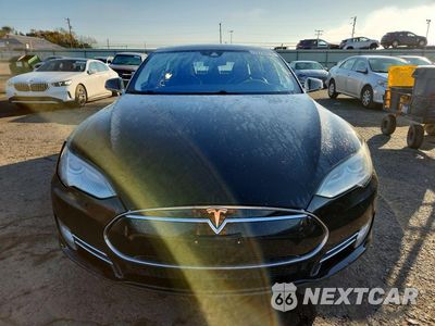 Piąte zdjęcie samochodu w środku: 2015 TESLA MODEL S 85 VIN:5YJSA1H19FF082510 - miniatura