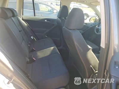 Zdjęcie 10 z 12 samochodu: 2011 VOLKSWAGEN TIGUAN S VIN:WVGAV7AX7BW521710 - miniatura