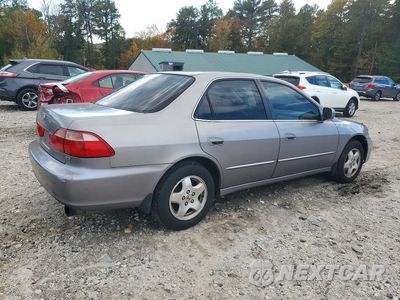 Trzecie zdjęcie samochodu z tyłu: 2000 HONDA ACCORD EX VIN:1HGCG1653YA083657 - miniatura