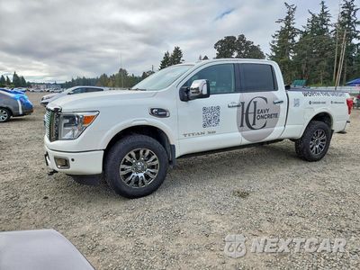 2017 NISSAN TITAN XD PLATINUM RESERVE 1N6BA1F49HN554543 - główne zdjęcie licytacji z USA - miniatura