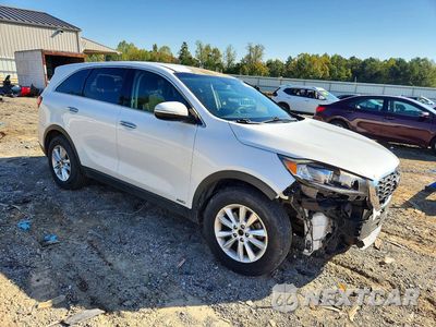 Czwarte zdjęcie samochodu z boku: 2019 KIA SORENTO LX V6 VIN:5XYPGDA50KG510468 - miniatura