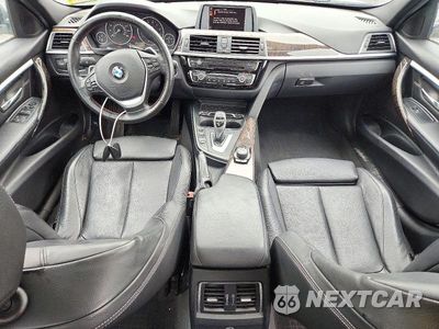 Zdjęcie 8 z 12 samochodu: 2017 BMW 330 I VIN:WBA8B9G55HNU51424 - miniatura