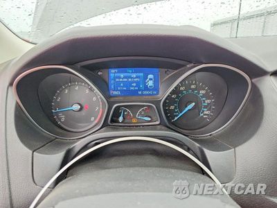 Zdjęcie 9 z 12 samochodu: 2014 FORD FOCUS SE VIN:1FADP3K21EL271044 - miniatura
