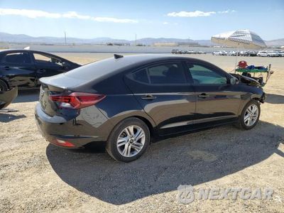 Trzecie zdjęcie samochodu z tyłu: 2020 HYUNDAI ELANTRA VALUE EDITION VIN:5NPD84LF1LH596678 - miniatura