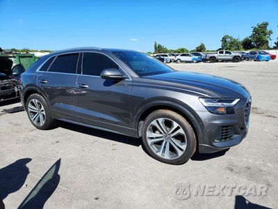 Czwarte zdjęcie samochodu z boku: 2019 AUDI Q8 PREMIUM PLUS VIN:WA1BVAF18KD008904 - miniatura