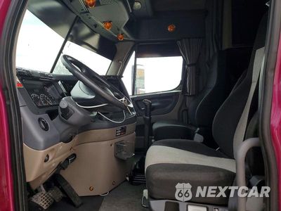 Zdjęcie 7 z 14 samochodu: 2015 FREIGHTLINER CASCADIA SEMI TRUCK VIN:3AKJGLD51FSGB6266 - miniatura