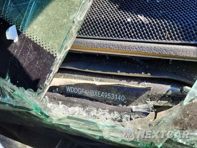 Zdjęcie 12 z 12 samochodu: 2014 MERCEDES-BENZ C 250 VIN:WDDGF4HBXEA953140 - miniatura