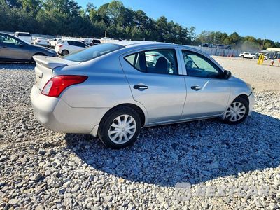 Trzecie zdjęcie samochodu z tyłu: 2013 NISSAN VERSA 1.6 S VIN:3N1CN7AP2DL888278 - miniatura