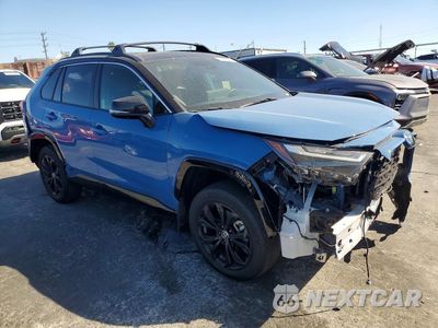 Czwarte zdjęcie samochodu z boku: 2025 TOYOTA RAV4 XSE VIN:JTME6RFV7SJ093107 - miniatura