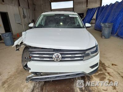 Piąte zdjęcie samochodu w środku: 2018 VOLKSWAGEN TIGUAN SE VIN:3VV3B7AX6JM096700 - miniatura