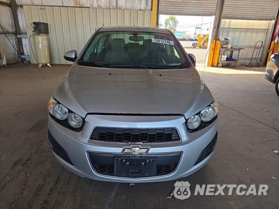 Piąte zdjęcie samochodu w środku: 2015 CHEVROLET SONIC LS VIN:1G1JA5SH0F4126614 - miniatura