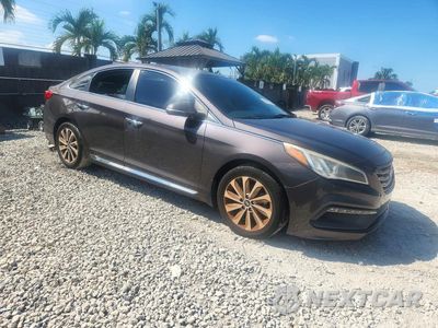 Czwarte zdjęcie samochodu z boku: 2016 HYUNDAI SONATA SPORT VIN:5NPE34AF7GH379812 - miniatura