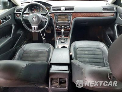 Zdjęcie 8 z 12 samochodu: 2013 VOLKSWAGEN PASSAT SEL VIN:1VWCN7A34DC116903 - miniatura