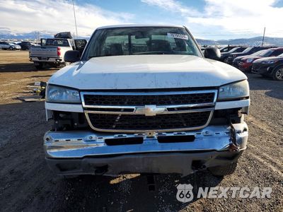 Piąte zdjęcie samochodu w środku: 2005 CHEVROLET SILVERADO K2500 HEAVY DUTY VIN:1GCHK24U15E334912 - miniatura