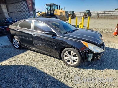 Czwarte zdjęcie samochodu z boku: 2013 HYUNDAI SONATA LIMITED VIN:5NPEC4AC1DH696115 - miniatura