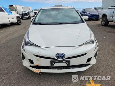 Piąte zdjęcie samochodu w środku: 2017 TOYOTA PRIUS TWO ECO VIN:JTDKARFU4H3042198 - miniatura