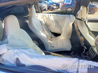 Zdjęcie 11 z 13 samochodu: 2017 TESLA MODEL X VIN:5YJXCBE20HF040622 - miniatura