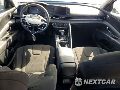 Zdjęcie 8 z 12 samochodu: 2025 HYUNDAI ELANTRA HYBRID BLUE VIN:KMHLM4DJ0SU137927 - miniatura